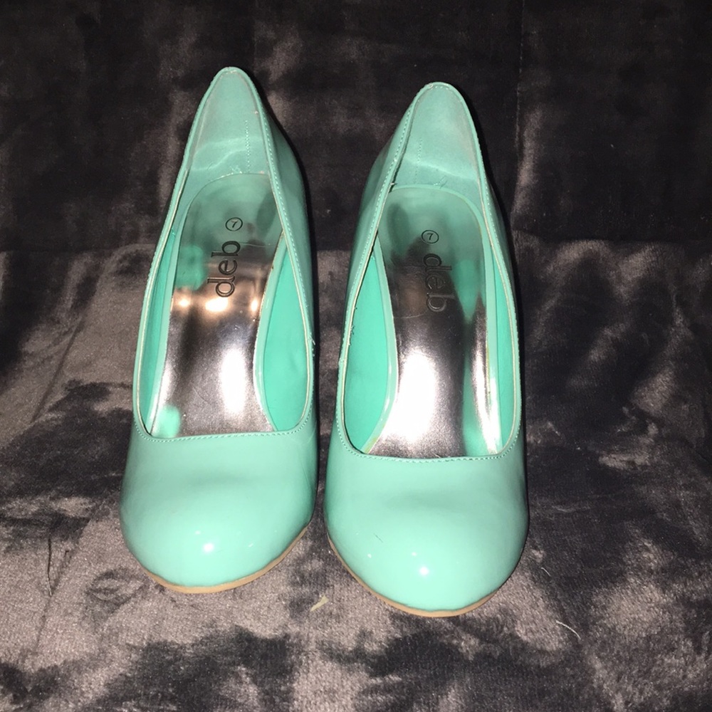 Women’s size 7 heels